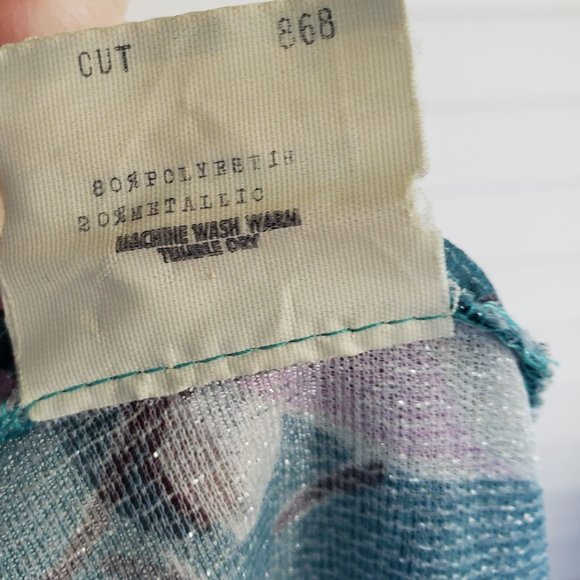 Vintage 70s/80s sheer Sparkly green floral v-neck blouse shirt - Picture 6 of 8